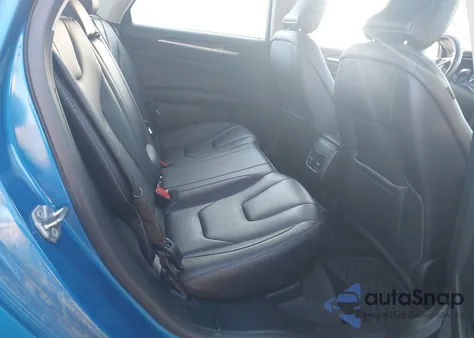 2019 Ford Fusion Hybrid Titanium из США, поврежденный, VIN 3FA6P0RU6KR119370